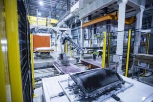 康得复材 引领汽车碳纤维改装创新之道